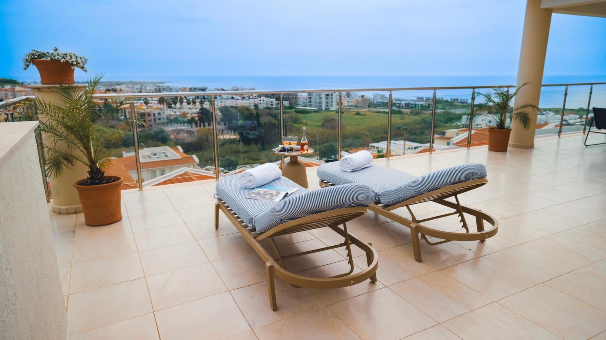Готель Wellclub - Wellness Family Experience - Seaview Пафос Екстер'єр фото