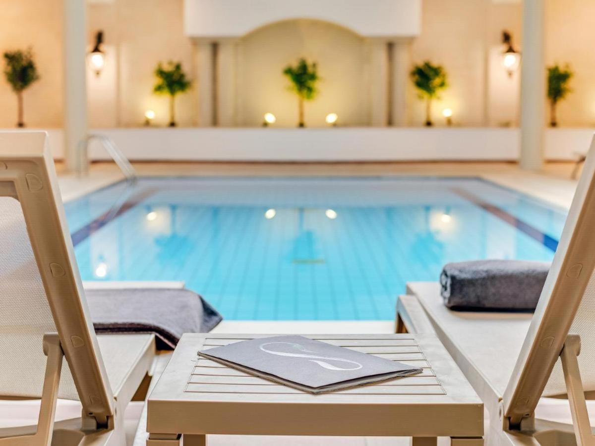 Готель Wellclub - Wellness Family Experience - Seaview Пафос Екстер'єр фото